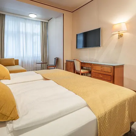 Hotel Neue Post I Self Check-in