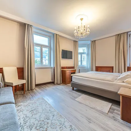 Neue Post I Self Check-in Hotel Innsbruck