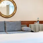 Neue Post I Self Check-in Hotell
