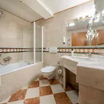 Neue Post I Self Check-in Hotell 4*