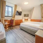 Neue Post I Self Check-in Hotell 4*