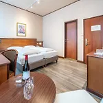 Neue Post I Self Check-in Hotell Innsbruck