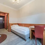Neue Post I Self Check-in Hotell