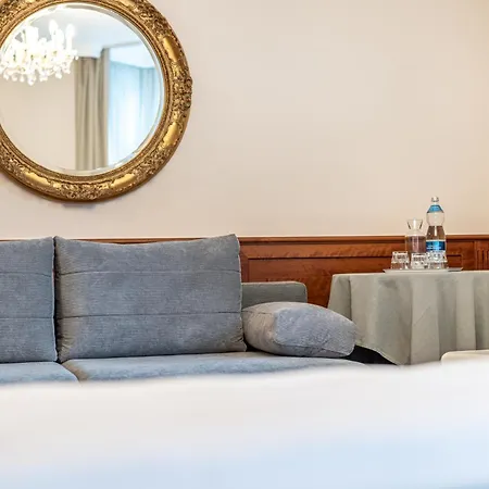 Neue Post I Self Check-in Hotel