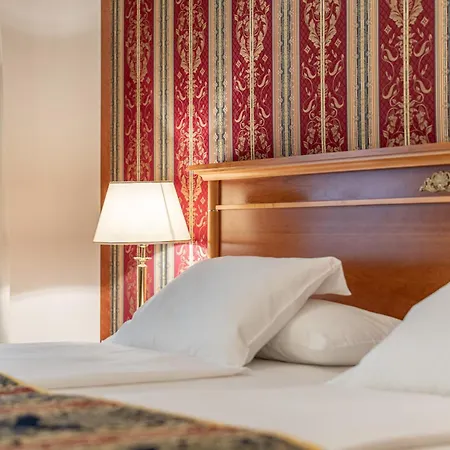 Neue Post I Self Check-in Otel İnnsbruck
