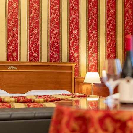 Neue Post I Self Check-in Hotel Innsbruck
