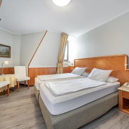 Neue Post I Self Check-in 4* İnnsbruck