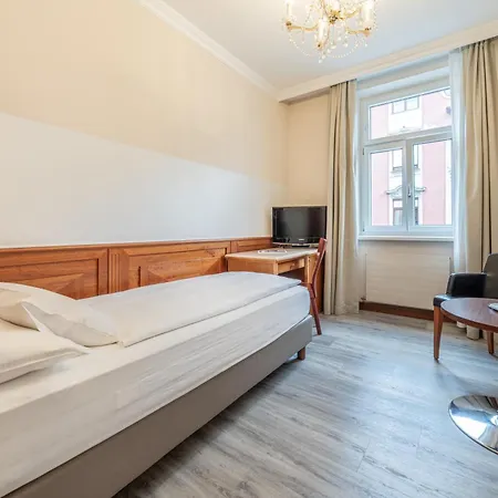 Neue Post I Self Check-in Hotel Innsbruck