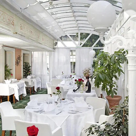 Neue Post I Self Check-in Hotel