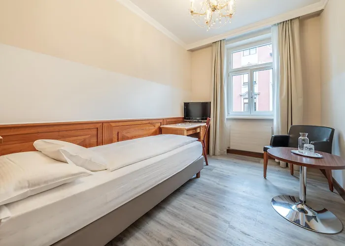 Neue Post I Self Check-in Hotel Innsbruck