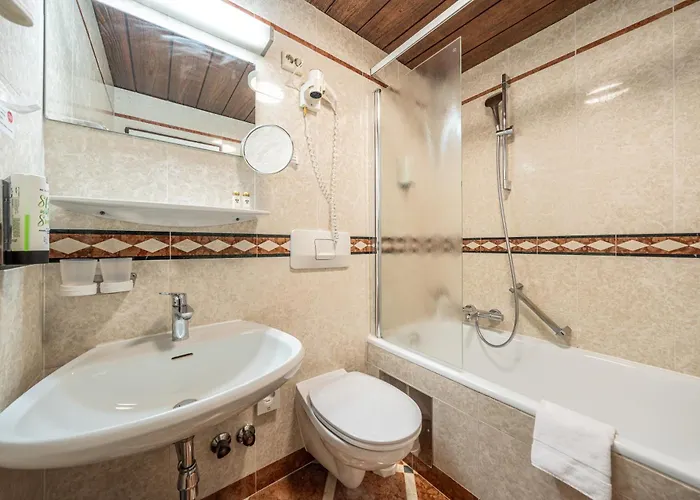 Neue Post I Self Check-in Innsbruck