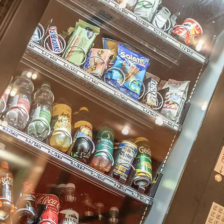 Neue Post I Self Check-in Otel