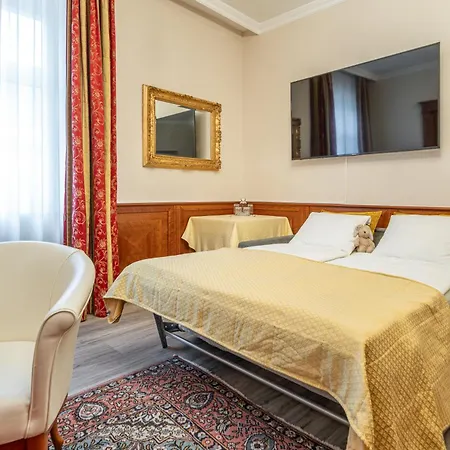 Neue Post I Self Check-in 4* Ίνσμπρουκ