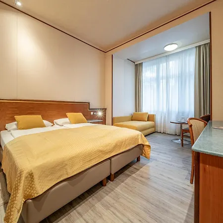 Neue Post I Self Check-in İnnsbruck