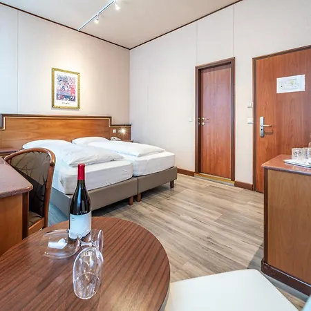 Neue Post I Self Check-in Otel İnnsbruck