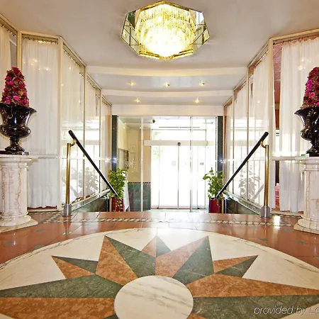 Neue Post I Self Check-in Otel 4*