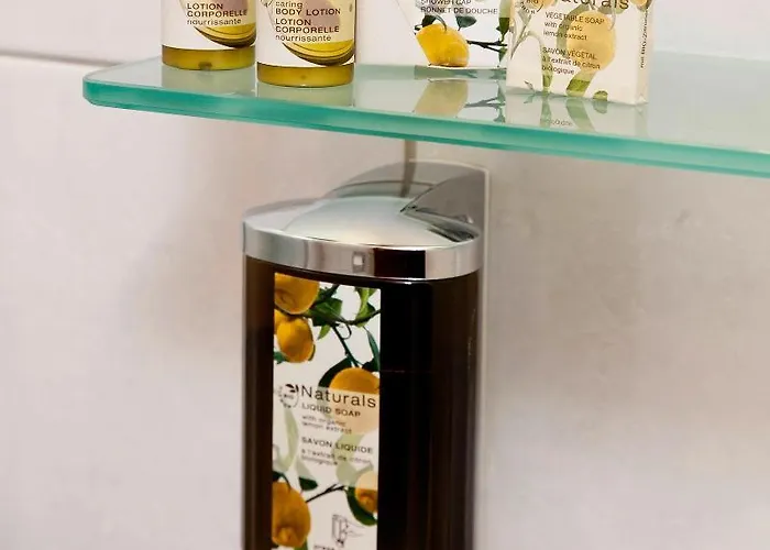 Neue Post I Self Check-in 4*