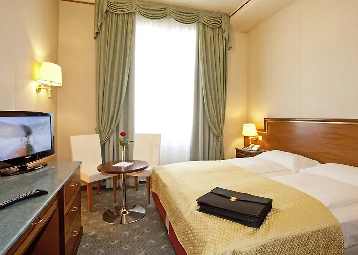 Neue Post I Self Check-in מלון 4*